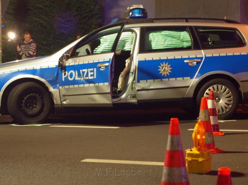 VU Polizeiauto Krad Koeln Poll Siegburgerstr P35.JPG